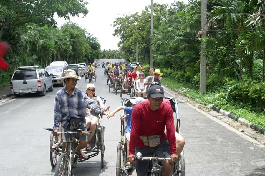 Tuk-Tuk, Longtail-boat and Rickshaw Bangkok jungle Tour - Your half-day shortcut to real Bangkok, not just postcards