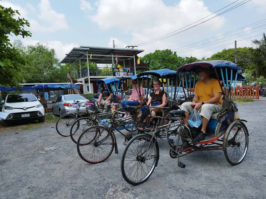 Tuk-Tuk, Longtail-boat and Rickshaw Bangkok jungle Tour - Temples and a Muay Thai gym: culture stops that may divide your attention