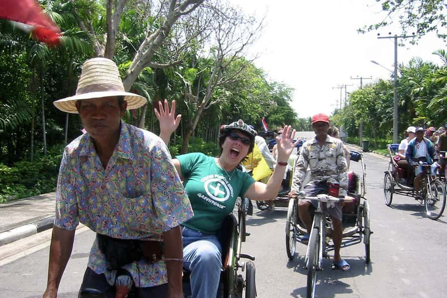 Tuk-Tuk, Longtail-boat and Rickshaw Bangkok jungle Tour - Tuk-tuk to the river, then longtail-boat across the Chao Phraya