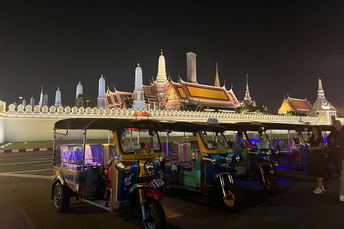 Tuk-tuk Private Tour in Bangkok by Night with Chinatown meal - Pak Khlong Talat: Thailand’s big flower market at night