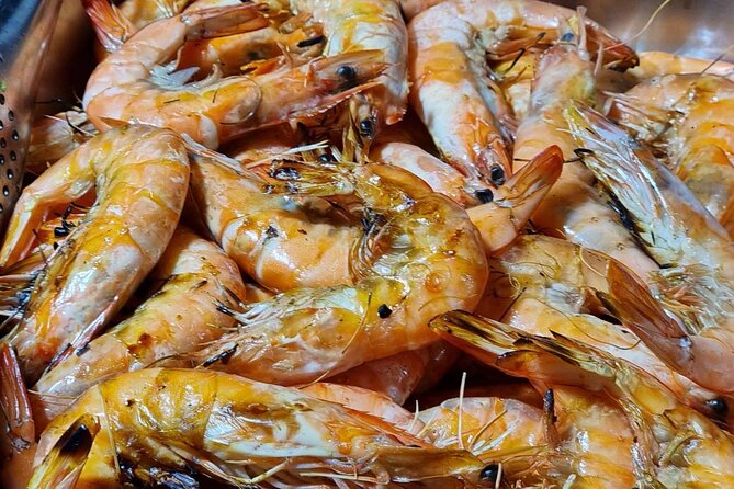 Twilight Dinner Cruise Along Chao Phraya River in Bangkok - Buffet Dinner With Seafood: Good Variety, Boat-Realistic Taste