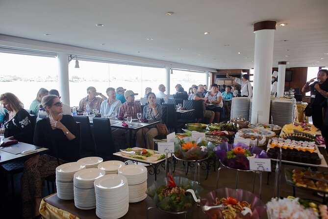 Twilight Dinner Cruise Along Chao Phraya River in Bangkok - Meeting at Asiatique and Settling In Quickly