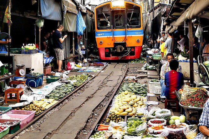 Unique Bangkok Markets: Train Market & Floating Market Adventure - Food, Drinks, and Shopping: How to Spend Smart Without Getting Stuck