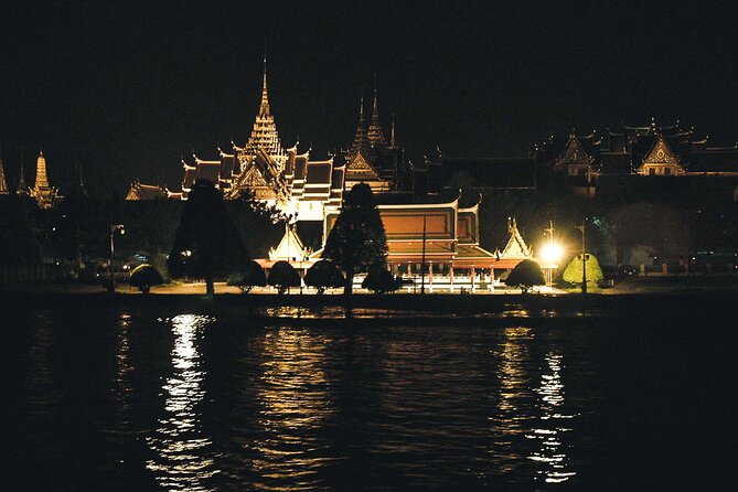 VIVA Alangka River Cruise: Dining & Cabaret Delight - Cabaret Show and Live Singers: How the Entertainment Flows