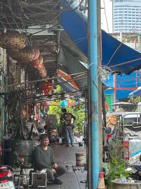 Walking Tour in Bangkok - Hitting Your Starting Point at BTS Saphan Taksin (Exit 1)