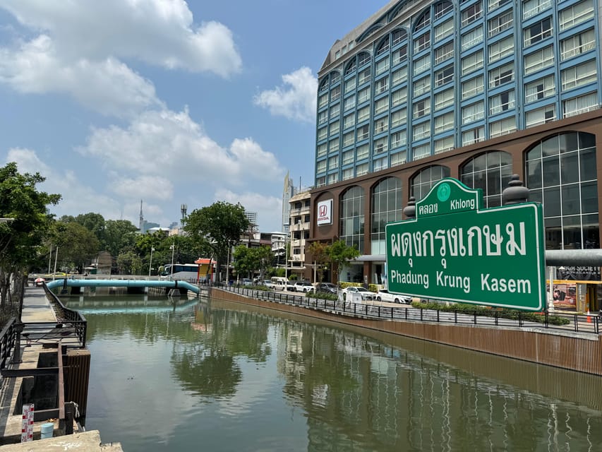Walking Tour in Bangkok - The City of Angels Framed Through Places of Worship