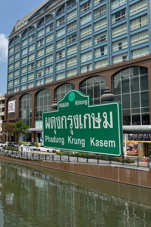 Walking Tour in Bangkok - Chinatown and Old Buildings: How Markets Teach You Bangkok