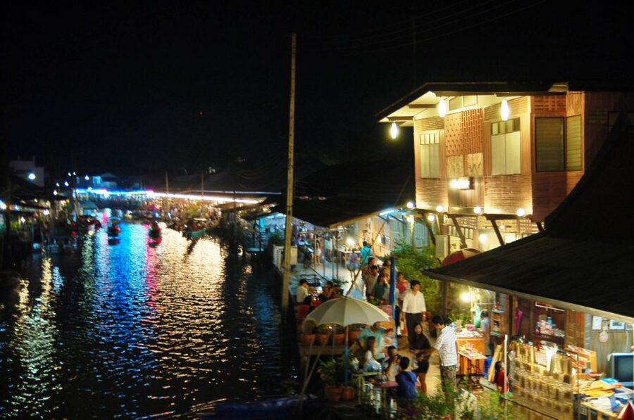 Weekend Amphawa Floating Market & Train Market Private Tour - Price and value: what you really get for $143 per person