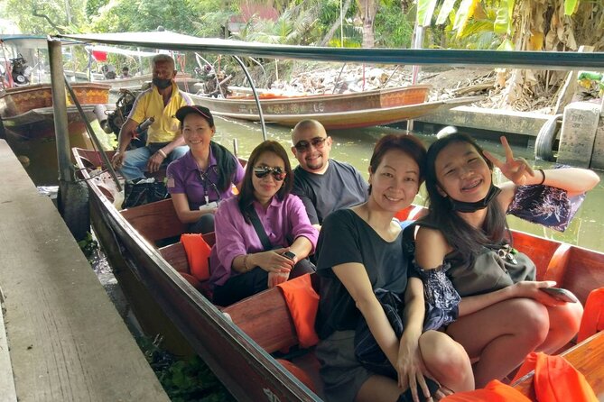 Wheelchair & Luxury Tour to Floating & Railway Markets - Pickup, private transport, and what you are really paying for