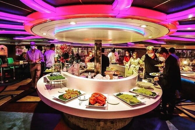 Wonderful Pearl Dinner Cruise in Bangkok - River City Bangkok Pier 2: a simple start for a night on the water