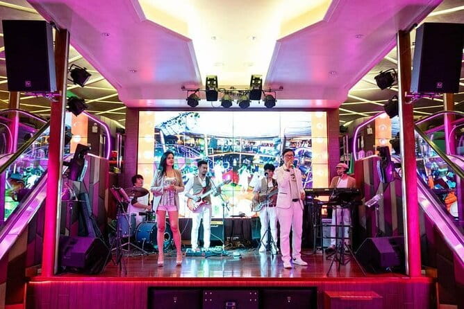 Wonderful Pearl Dinner Cruise in Bangkok - Boarding flow: welcome drinks, snacks, and a seat with a view